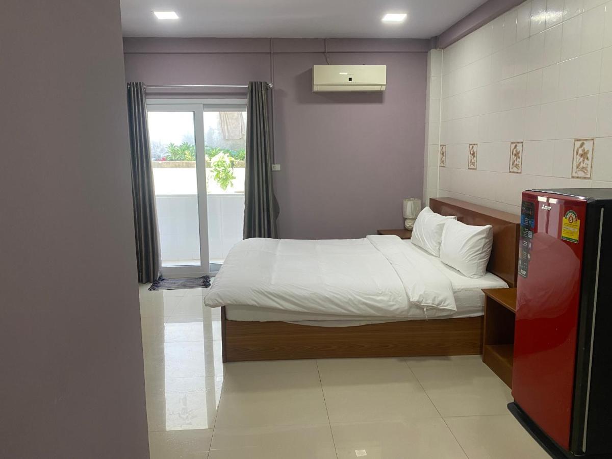 Hug Me Guesthouse Pattaya Luaran gambar