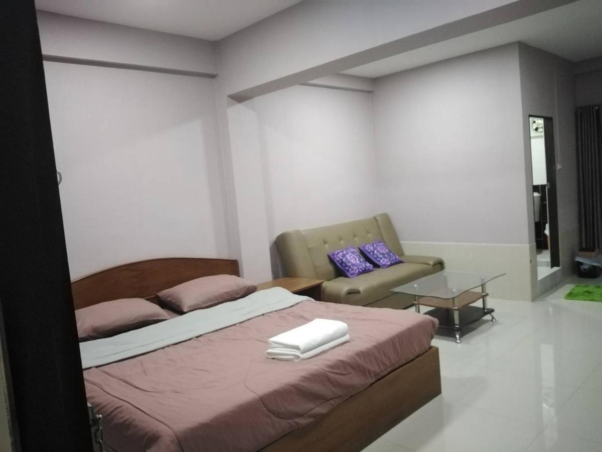 Hug Me Guesthouse Pattaya Luaran gambar