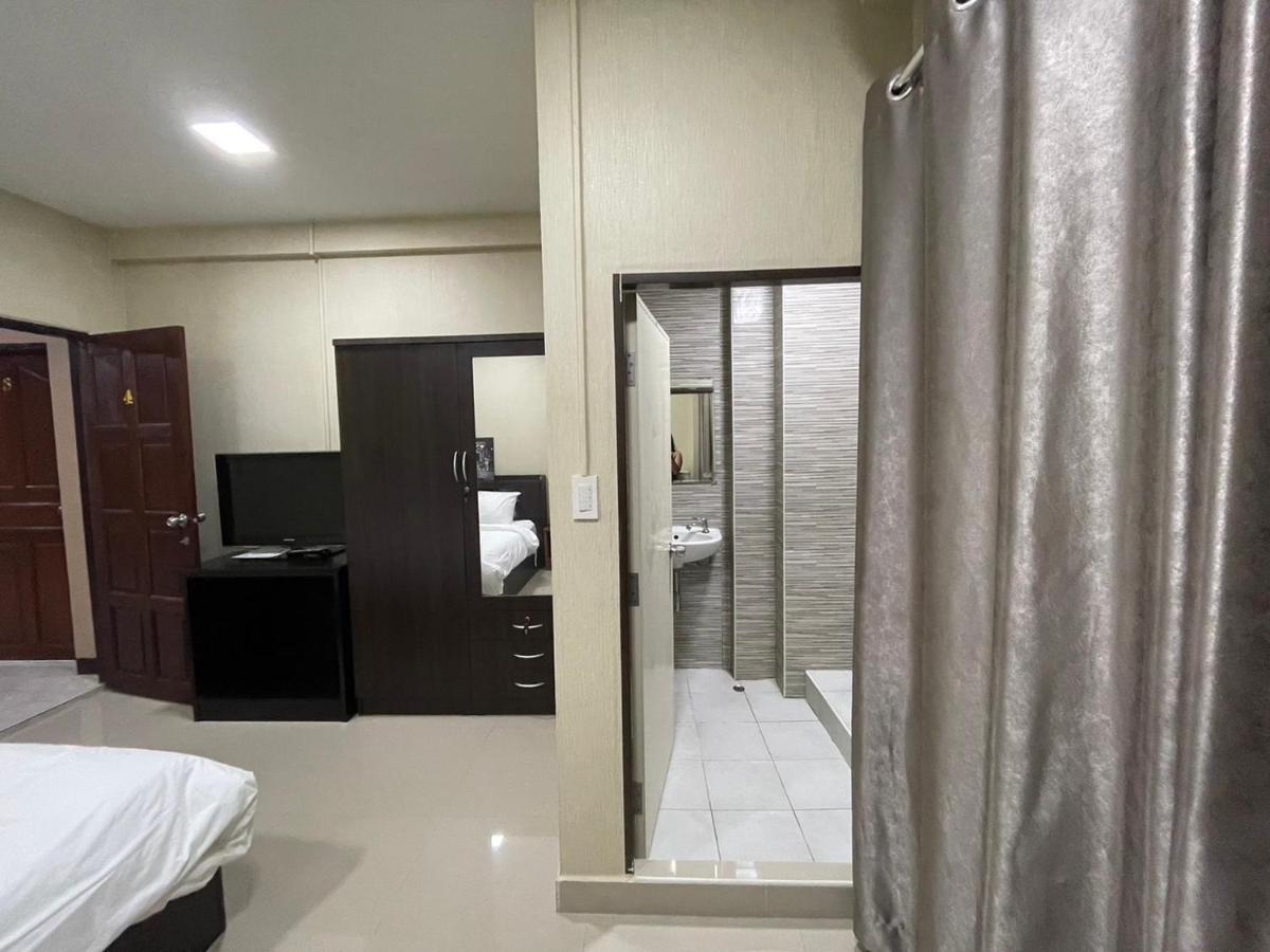 Hug Me Guesthouse Pattaya Luaran gambar
